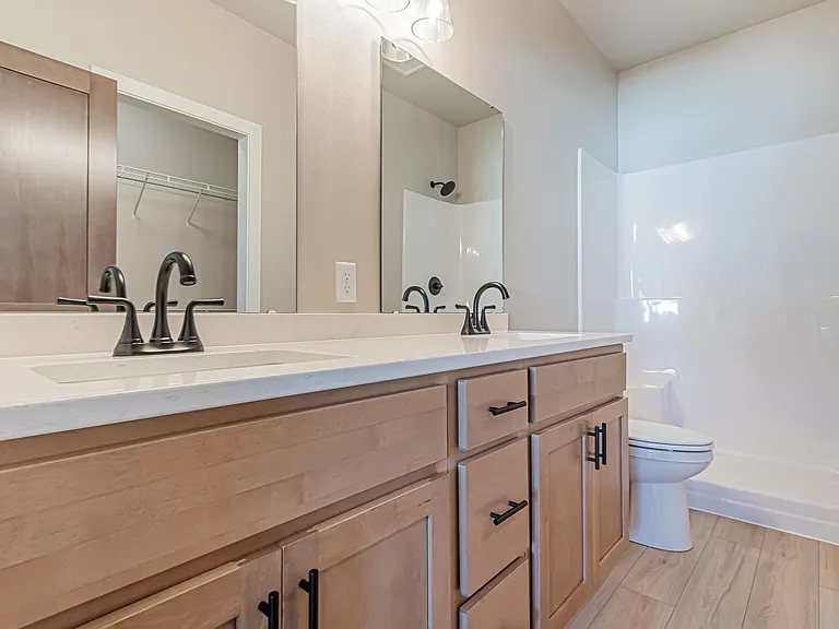 5846 James Dr W — Photo 7
