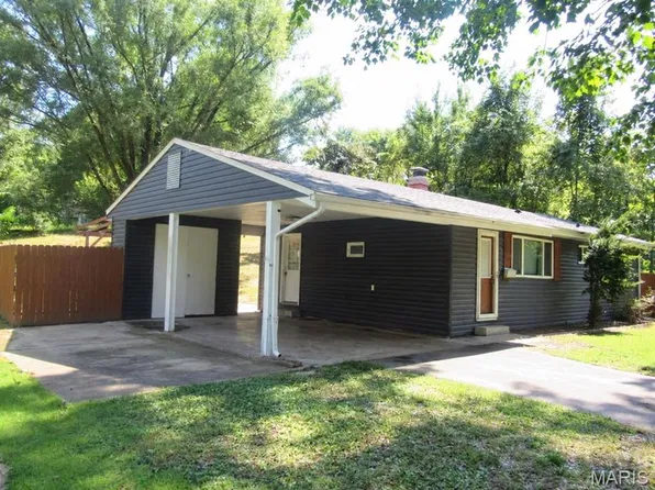 6022 Midway Cir, Belleville, IL 62223