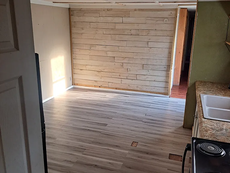 7851 FM 673 — Photo 14
