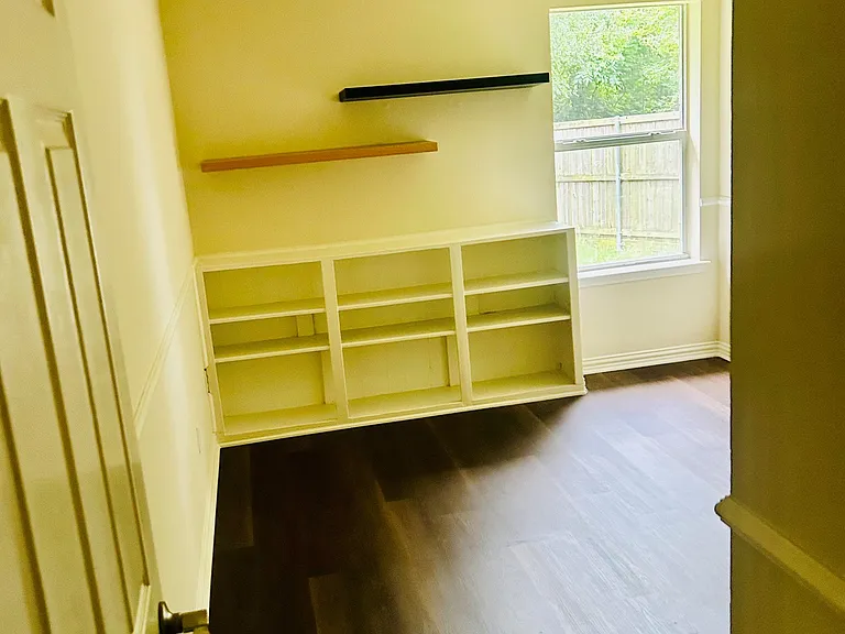 110 S Bending Oak Ln — Photo 5