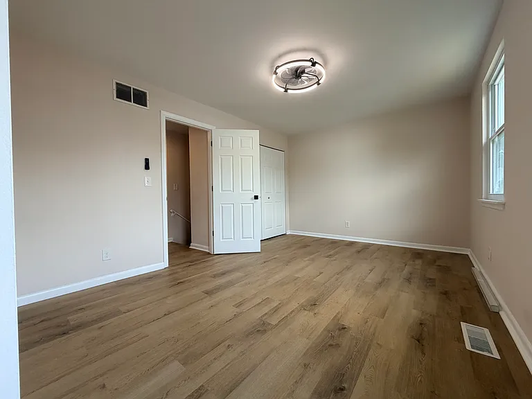 3060 Blackstone Ct — Photo 11