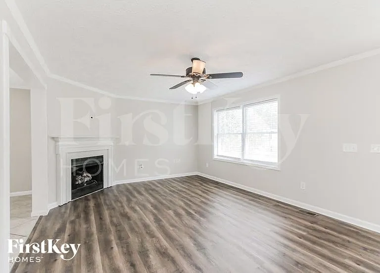 200 Heather Glen Ln — Photo 5