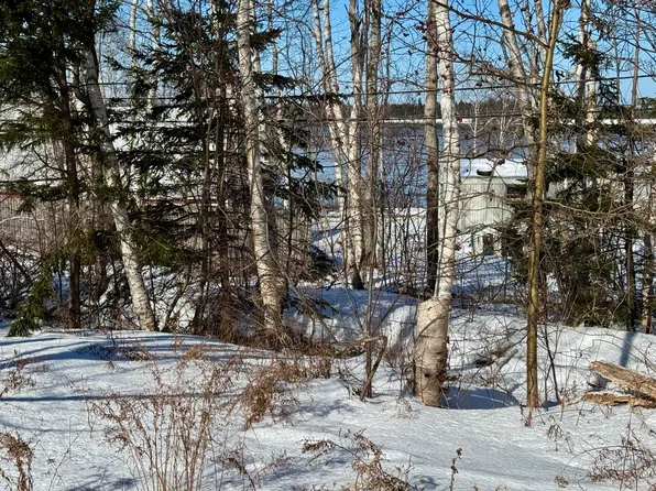 11 Lovelace Street, Eastport, ME 04631