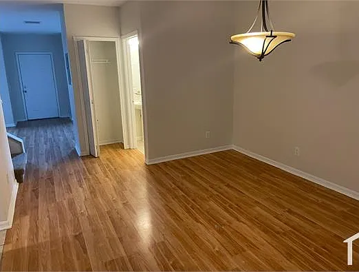 3 bed, 1460 sqft, $2,700 — Photo 4