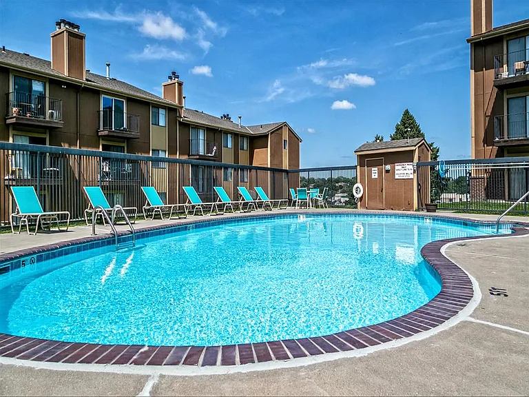 Fox Ridge Apartments — Photo 4