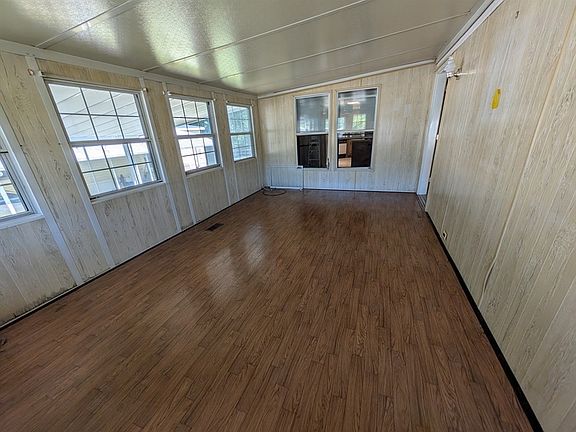 4th image of 105 Clayton Dr