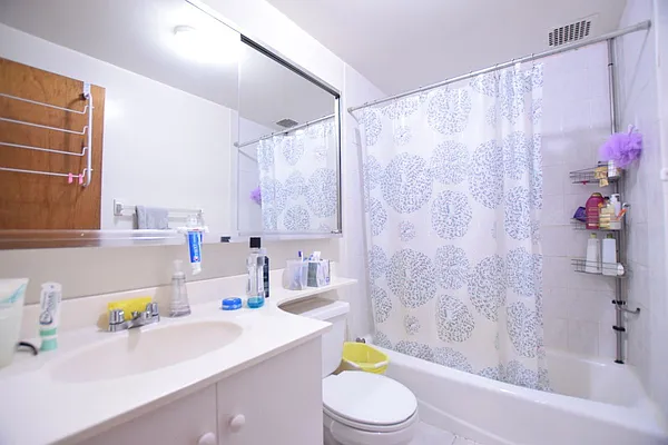 Rented by City Stop Realty | media 8