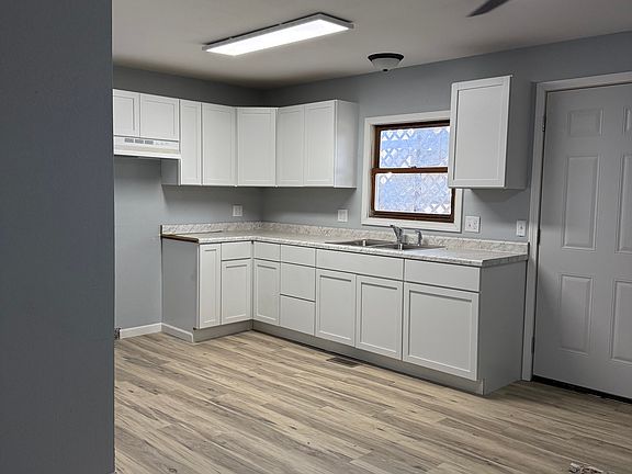 2nd image of 717 W Prospect Ave #E