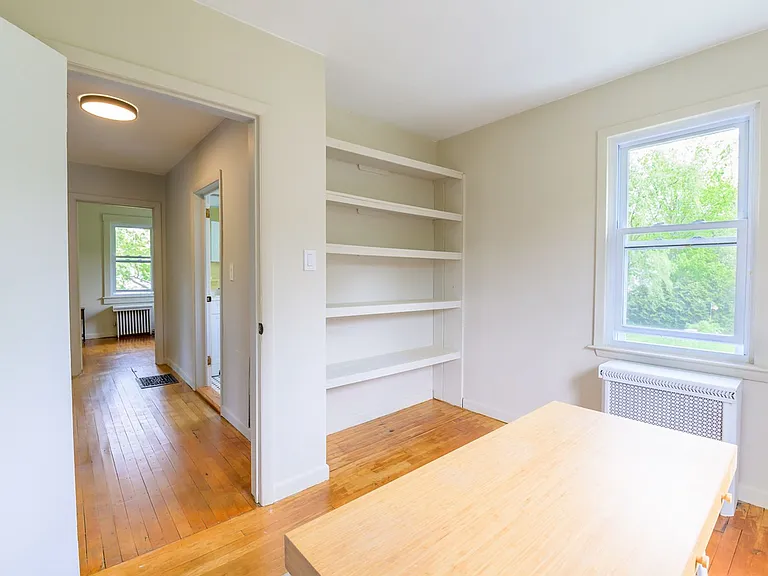 800 Simonds Rd — Photo 20