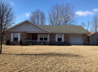 257 N Samuel Pl, Farmington, AR 72730