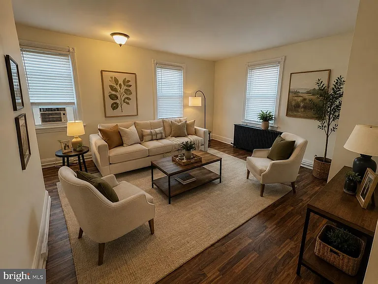 109 E Main St #2 — Photo 4