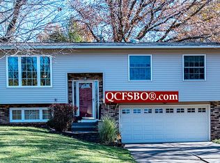 2307 Queens Ct, Bettendorf, IA