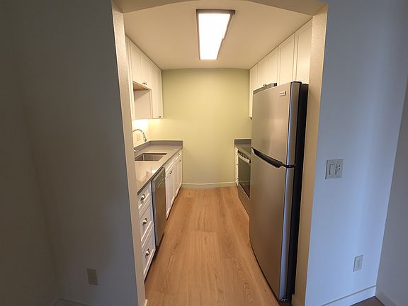 4th image of 3242 21st Ave W #G