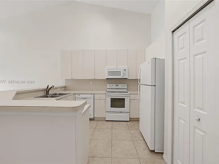 3393 NE 11th Dr #0 — Photo 12