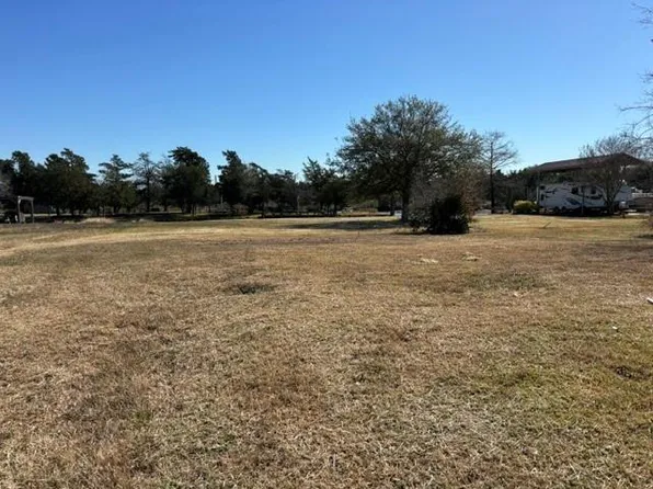 222 Rue Orleans St, Baytown, TX 77520