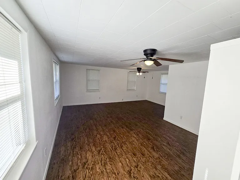 5195 Seale Rd — Photo 18