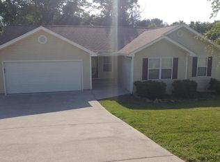 122 Flagstone Way Dr, Clinton, TN 37716