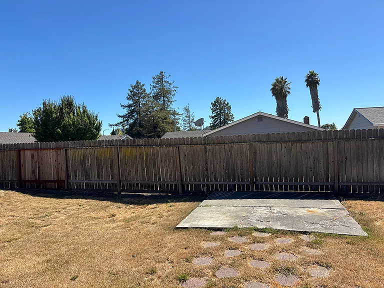 1132 Santa Barbara Way — Photo 4