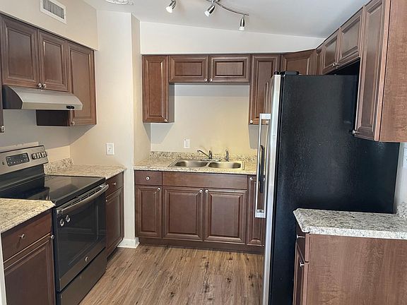 5th image of 2614 E 111th Ave