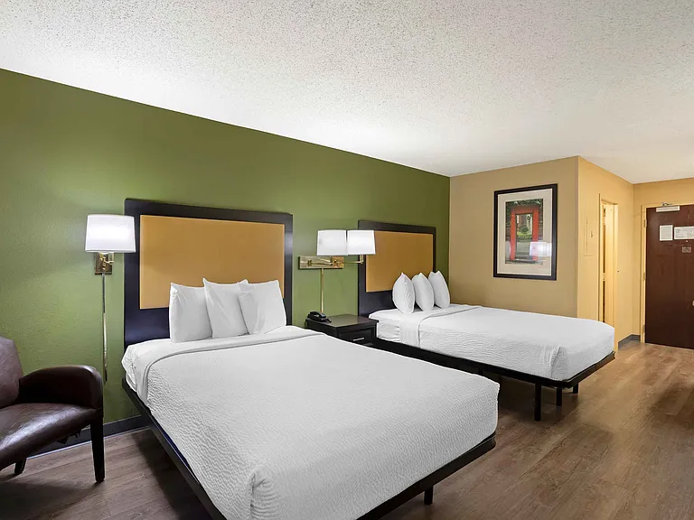 Studio Suite - 2 Full Beds