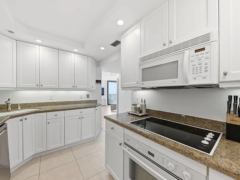 5420 N Ocean Dr #1702 — Photo 11