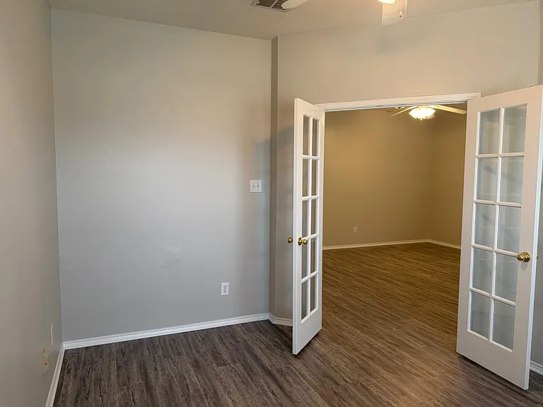 7905 Seven Oaks Ln — Photo 7