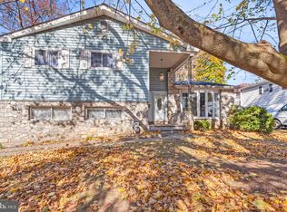 1725 Lawrence Rd, Havertown, PA 19083