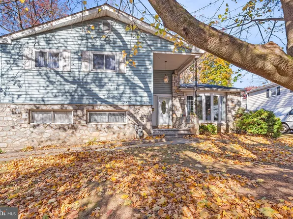 1725 Lawrence Rd, Havertown, PA 19083