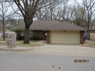 1800 Pine Oak Dr #1, Edmond, OK 73013