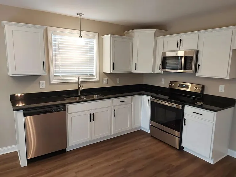 522 Burgess Ct — Photo 4