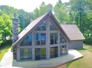 62200 Hunters Pointe Dr, Sturgis, MI 49091
