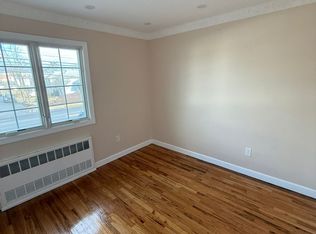 (Undisclosed Address), Cedarhurst, NY 11516