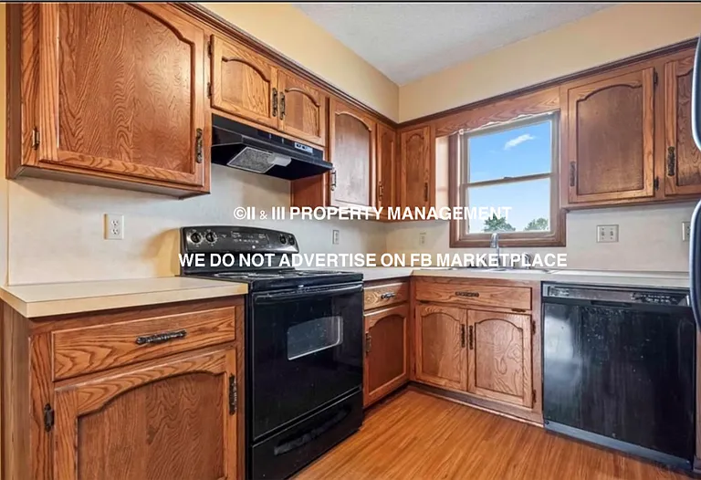 1102 Jeff Cir — Photo 11