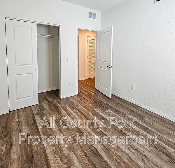 915 Ariana Apartment Community — Photo 17