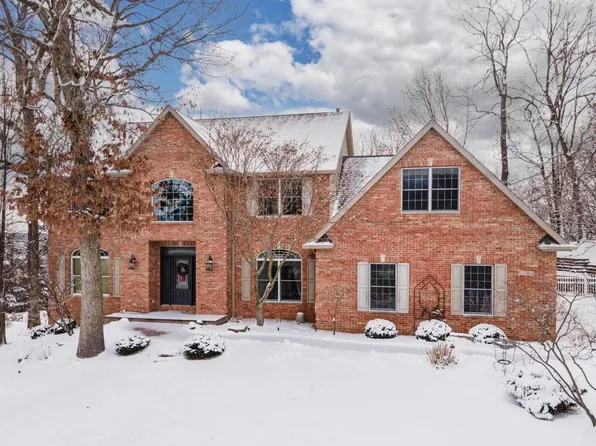 6789 Ridges Ct, Bettendorf, IA 52722