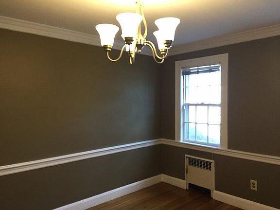 3rd image of 6 Bowers St #1