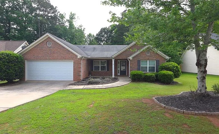 439 Red Bud Rd — Photo 1