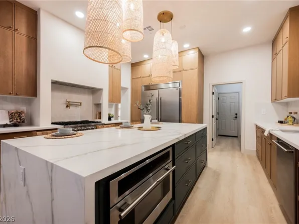 925 Granger Farm Way, Las Vegas, NV 89145