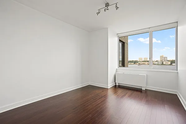 Rented by BLU Real Estate | media 21