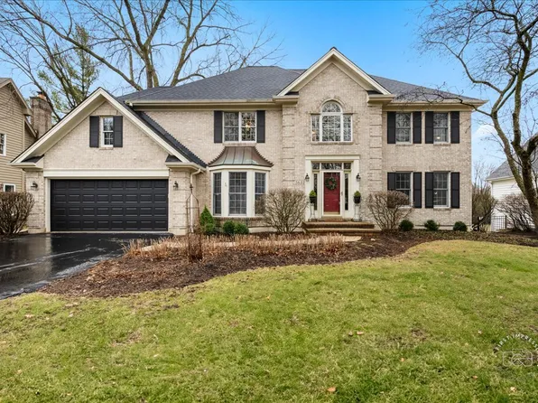 1631 Eagle Brook Dr, Geneva, IL 60134