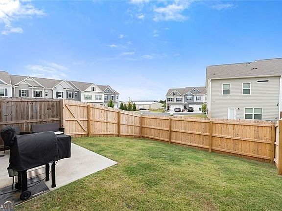 3rd image of 254 Pinnacle Way