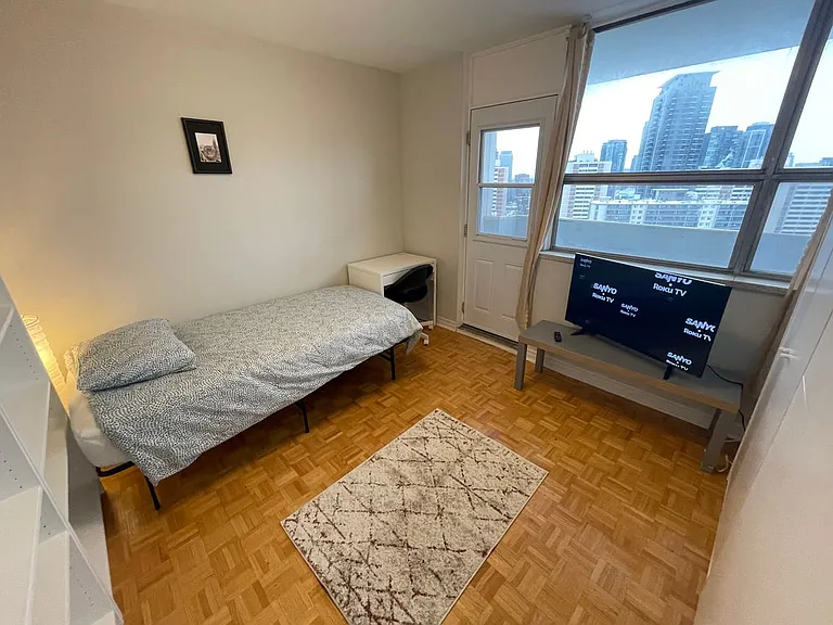 260 Wellesley St E #3109C — Photo 1