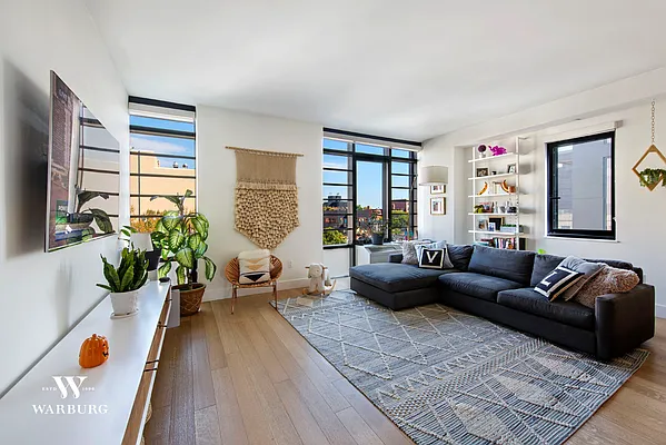 Sold by Warburg | media 19