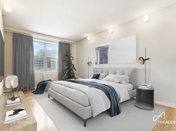 41-02 Queens Boulevard image 1 of 8