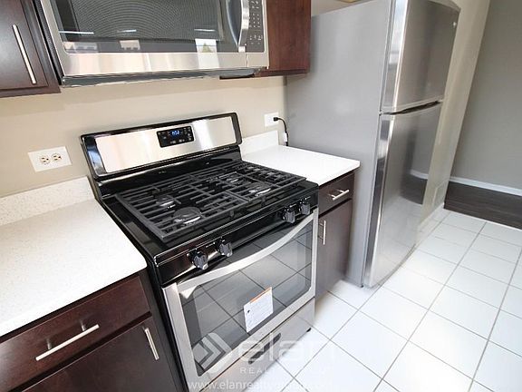 3rd image of 1732 N Halsted St APT 3C