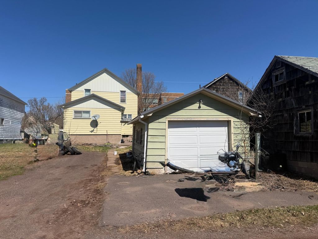 421 Kennedy St, Ironwood, MI - View 4