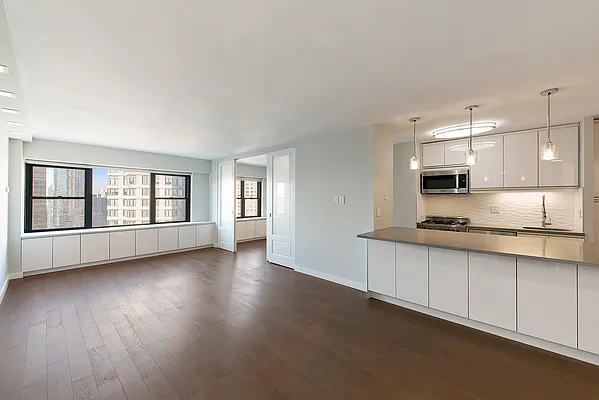 Rented by CORE | media 8