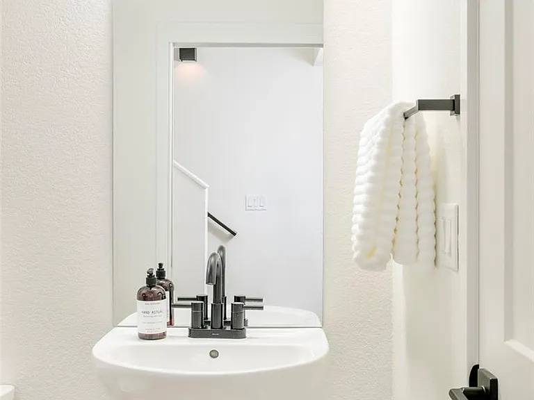 2105 S Galapago St #12 — Photo 7