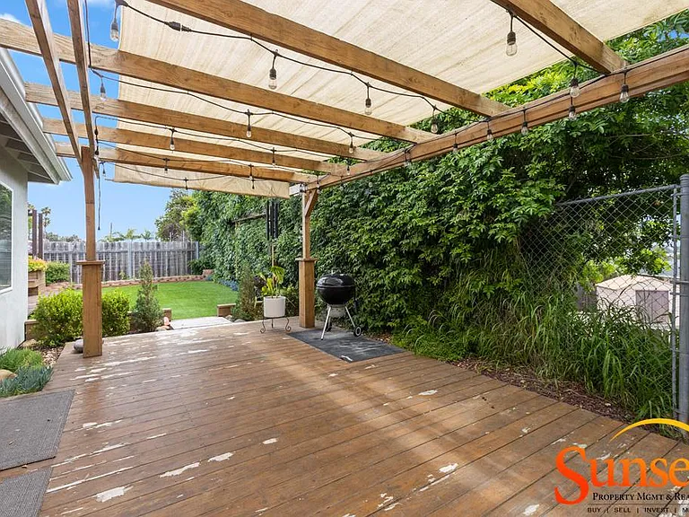 1835 Crandall Dr — Photo 23