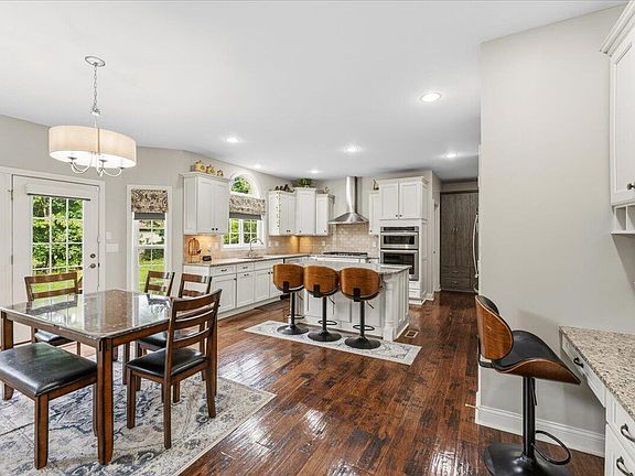 5th image of 10862 Pleasant Colony Dr